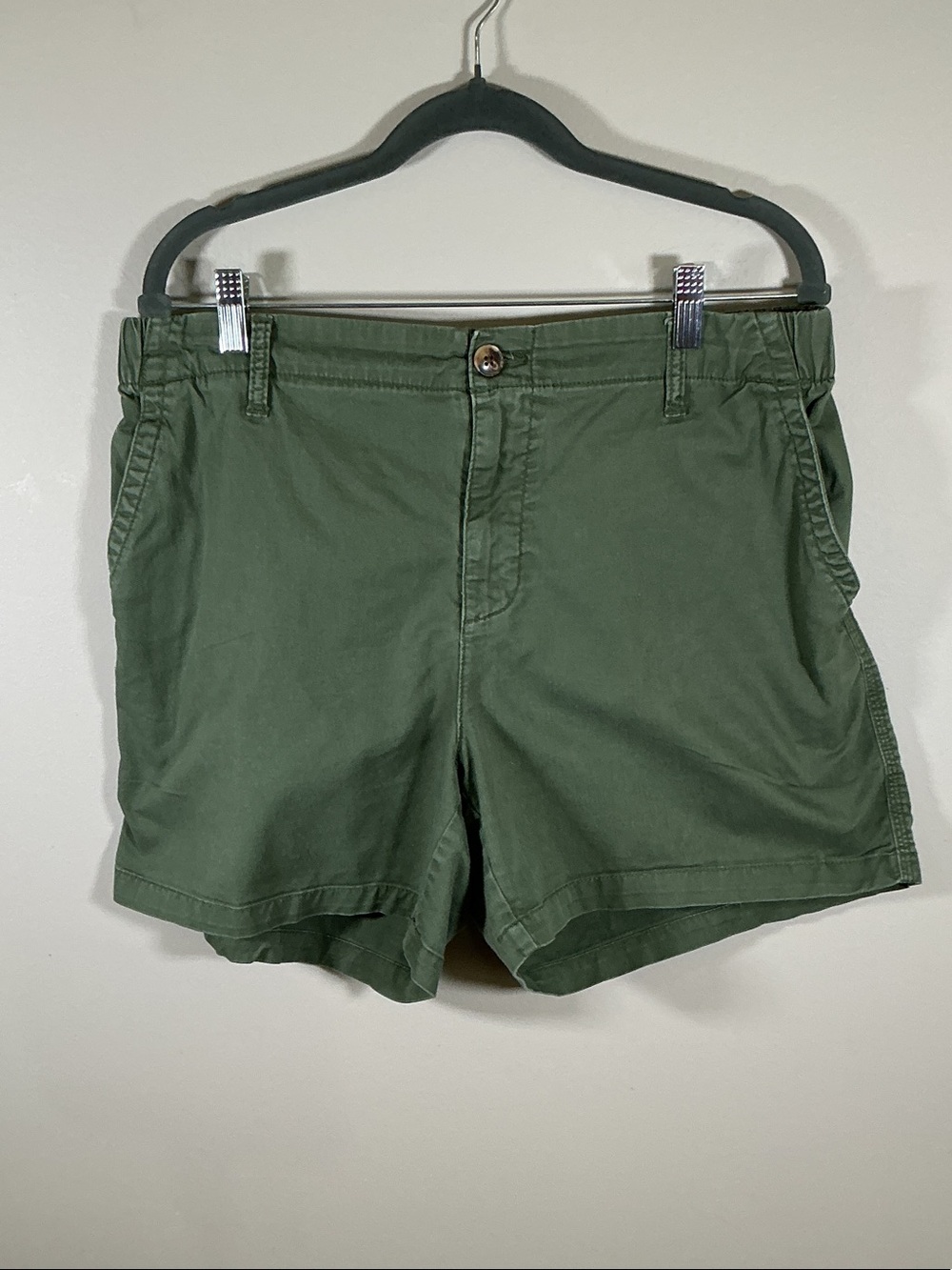 Old Navy Women’s Olive Green Pull On Shorts Size Large Casual